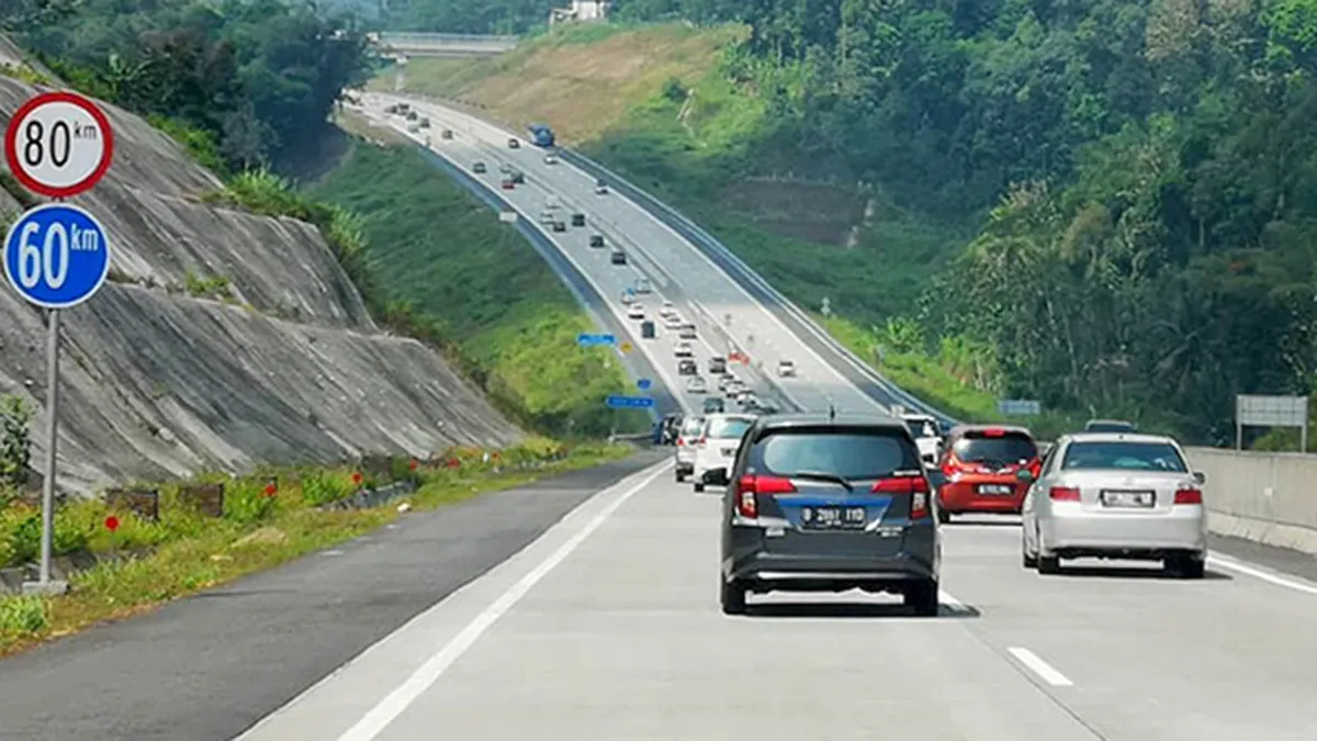 Langkah Mudah Cegah Menabrak Mobil Lain dari Belakang yang Dapat Memicu Tabrakan Beruntun di Jalan Tol