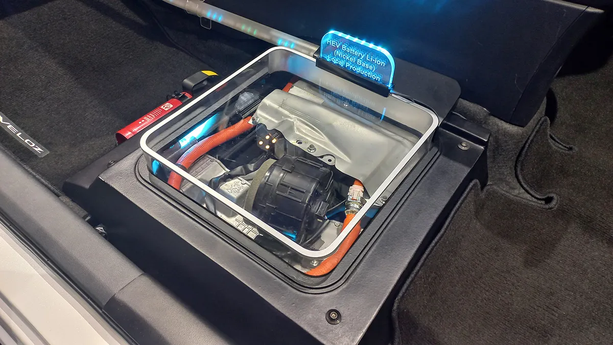 Mobil Hybrid Toyota Bebas Range Anxiety, Andal untuk Mobilitas Perkotaan, Antar Kota, Hingga Daerah Pelosok