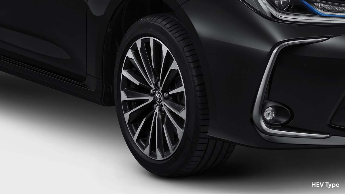 Striking 17" Alloy Wheels
