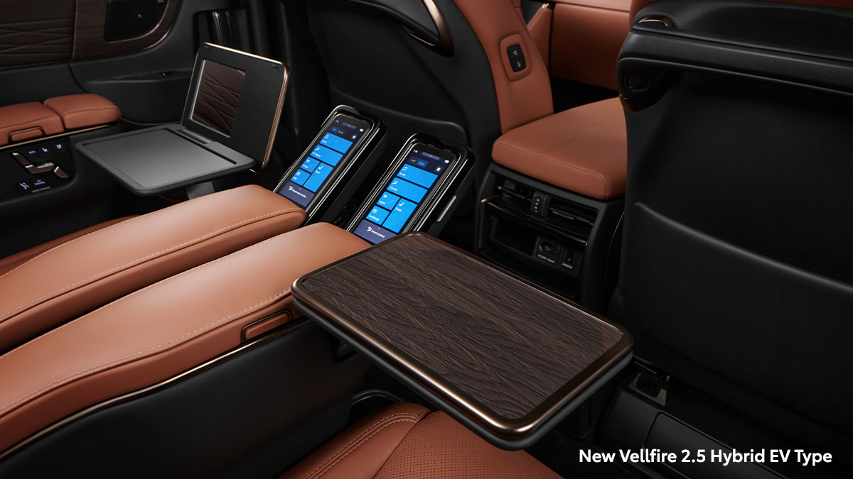 Enhance Productivity with Luxurious Multifunctional Table