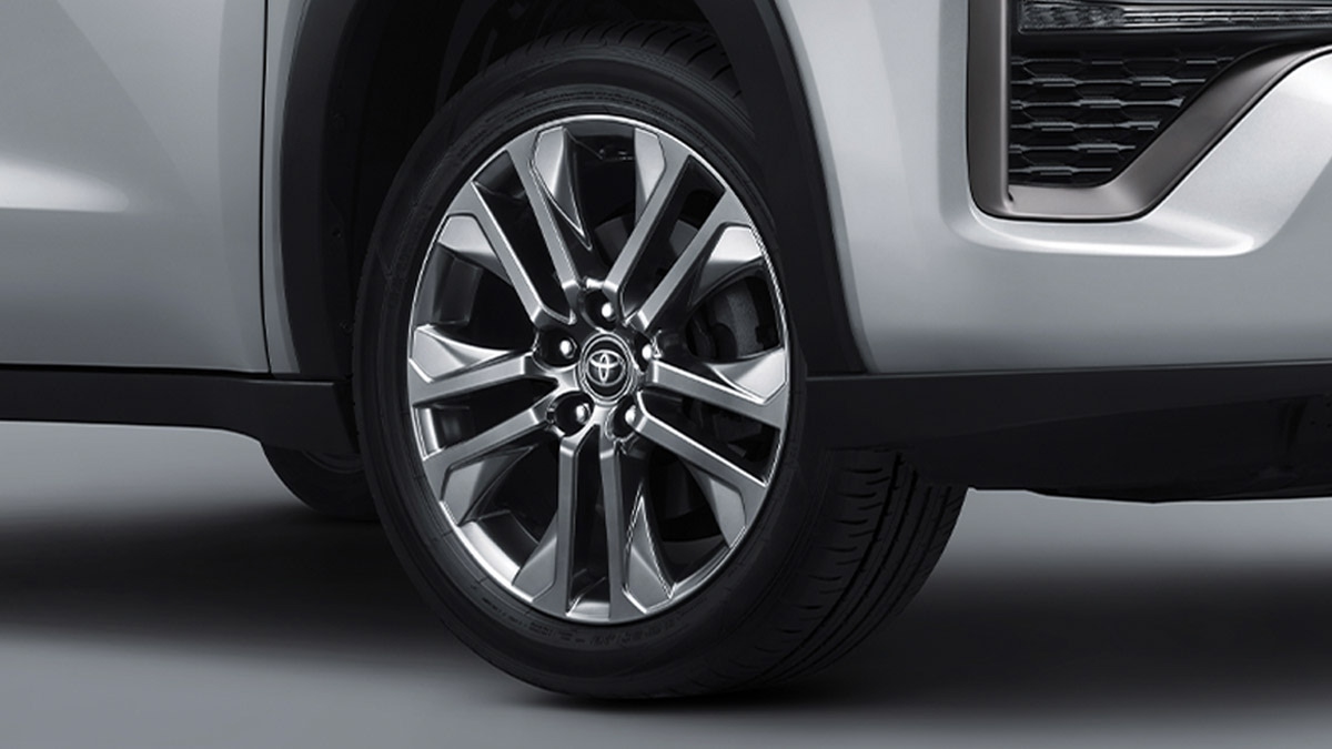 Fascinating 18" Alloy Wheel (All Q Hybrid EV Type)