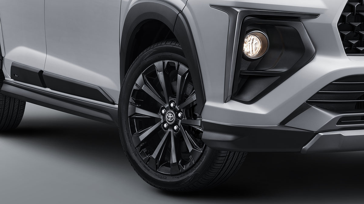 New 17" Black Alloy Wheel