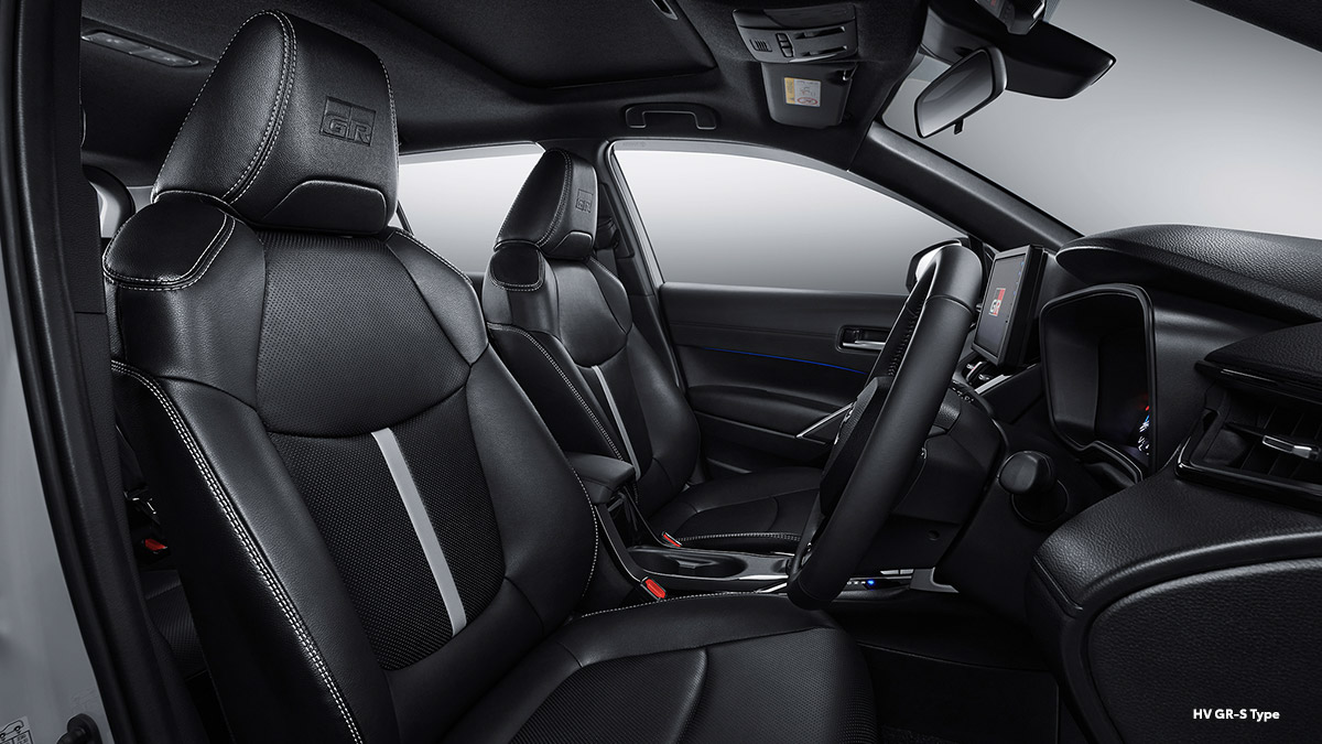 Leather Seat with GR-S Emboss Logo Headrest