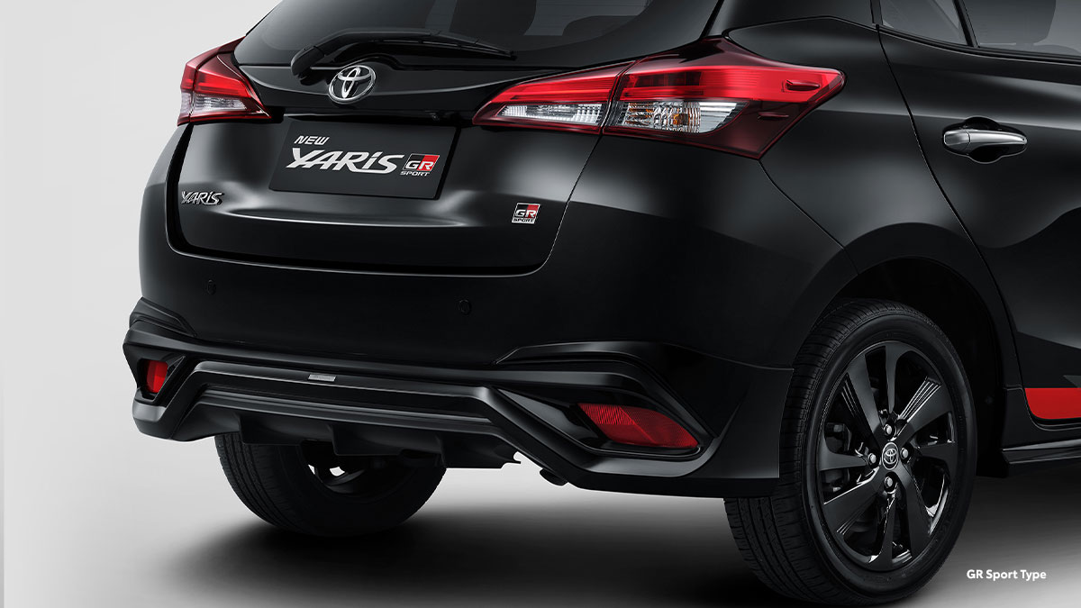 Striking Rear Bumper Spoiler